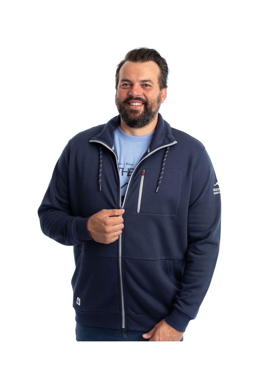 Мужская толстовка Aussie Outfitter с воротником стойкой и карманом на молнии на груди, из коллекции XL больших размеров ROADSIGN australia, темно-синий
Мужская толстовка Aussie Outfitter с воротником стойкой и карманом на молнии на груди, из коллекции XL больших размеров ROADSIGN australia, темно-синий