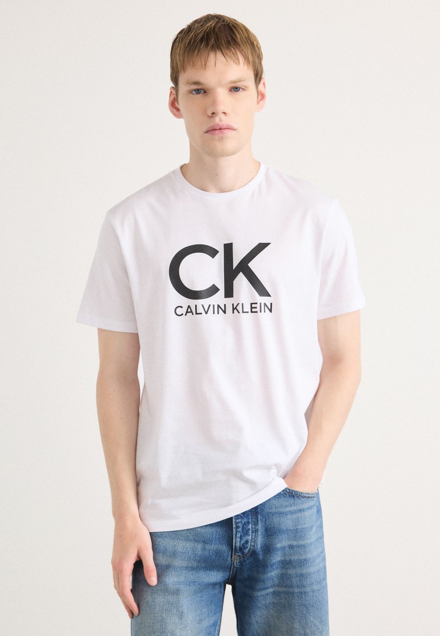Футболка Calvin Klein Jeans GRAPHIC TEE, Brilliant White/White
Футболка Calvin Klein Jeans GRAPHIC TEE, Brilliant White/White