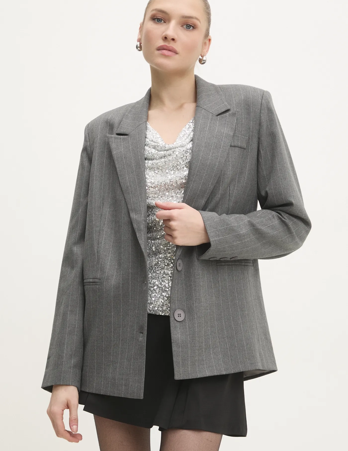 Блейзер Answear Lab, серый
Блейзер Answear Lab, серый