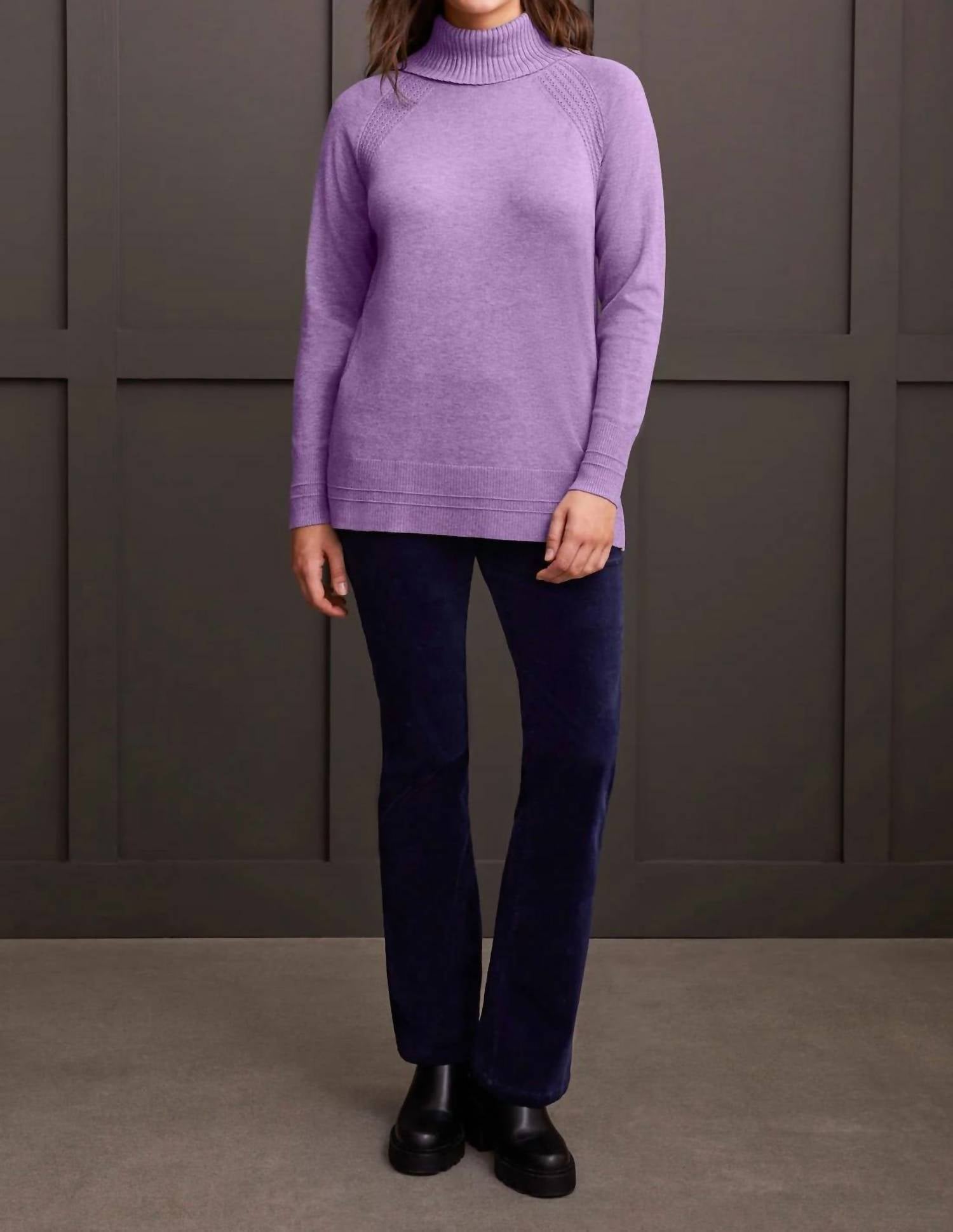 Свитер с регланным рукавом и воротником-хомут в цвете орхидея TRIBAL, Orchid
Свитер с регланным рукавом и воротником-хомут в цвете орхидея TRIBAL, Orchid