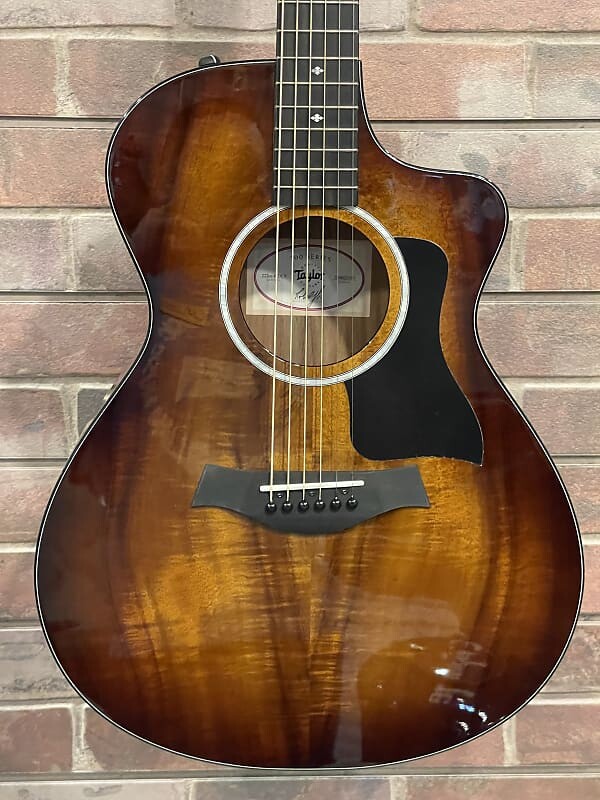 Акустическая гитара Taylor 222ce K Deluxe - Shaded Edge Burst
Акустическая гитара Taylor 222ce K Deluxe - Shaded Edge Burst