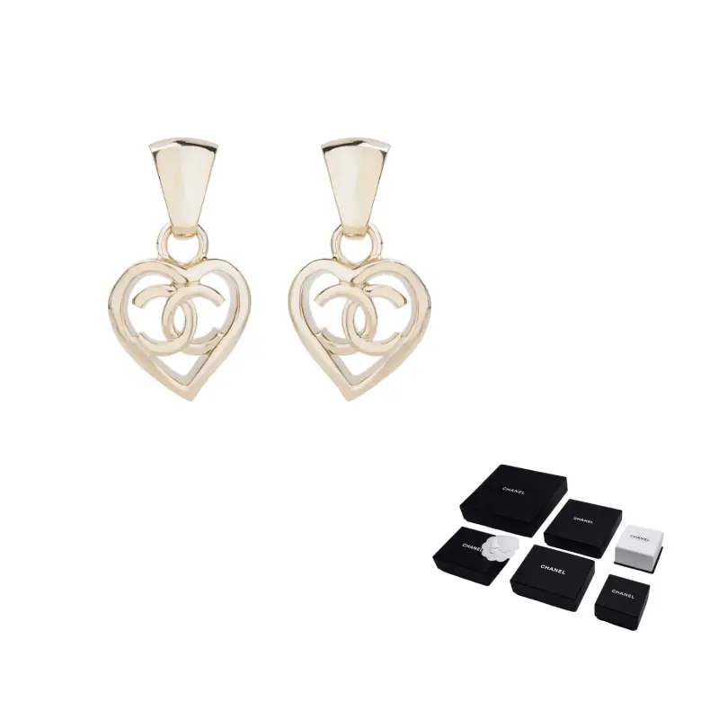 Серьги женские CHANEL
Серьги женские CHANEL