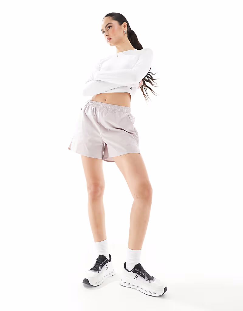 Спортивные шорты ON Essential в цвете пыльно-розовый
Спортивные шорты ON Essential в цвете пыльно-розовый