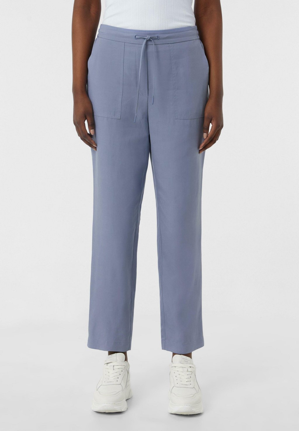 Брюки JOG AUS MIT AUFGESETZTEN TASCHEN comma casual identity, синий
Брюки JOG AUS MIT AUFGESETZTEN TASCHEN comma casual identity, синий