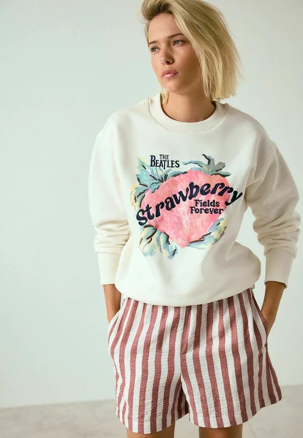 Толстовка с круглым вырезом Next, Cream The Beatles Strawberry Fields Graphic, Красный, Толстовка с круглым вырезом Next, Cream The Beatles Strawberry Fields Graphic
Толстовка с круглым вырезом Next, Cream The Beatles Strawberry Fields Graphic, Красный, Толстовка с круглым вырезом Next, Cream The Beatles Strawberry Fields Graphic