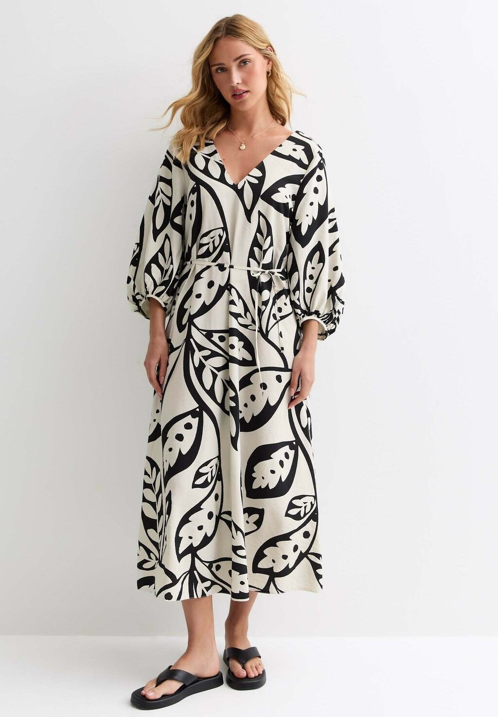 Повседневное платье LEAF V-NECK MIDI New Look, кремовый
Повседневное платье LEAF V-NECK MIDI New Look, кремовый