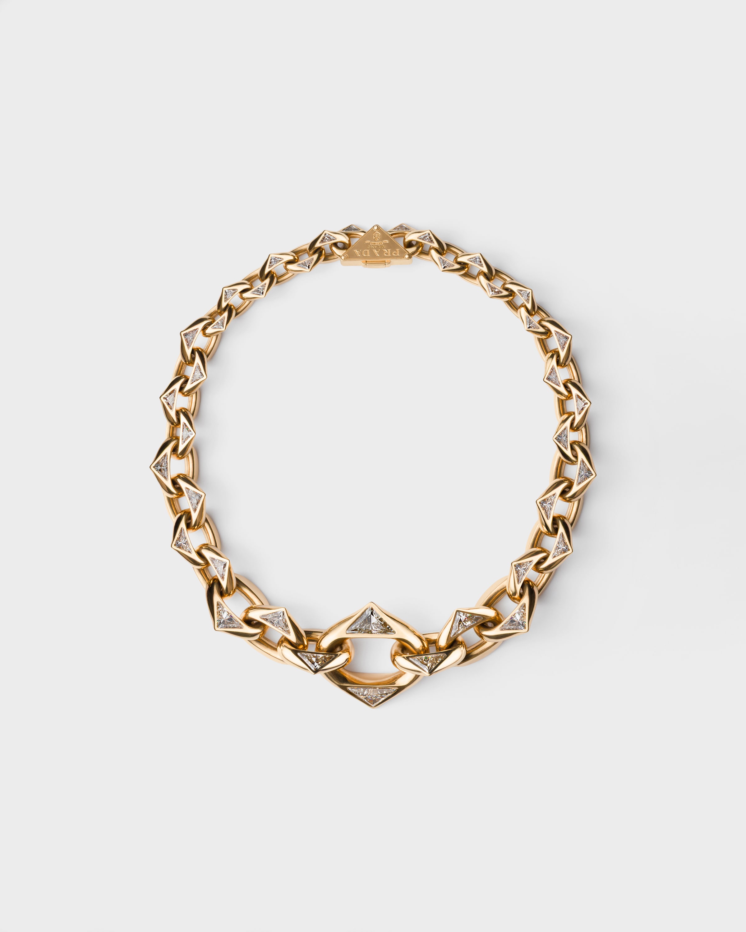 Prada Цепочка Eternal Gold из желтого золота с выращенными в лаборатории бриллиантами
Prada Цепочка Eternal Gold из желтого золота с выращенными в лаборатории бриллиантами