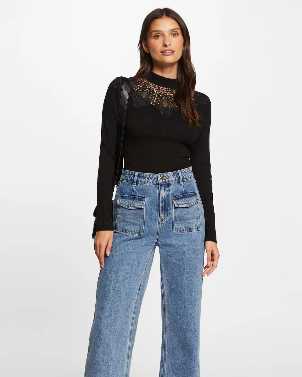 Женский свитер с кружевом и высоким воротником Morgan, черный
Женский свитер с кружевом и высоким воротником Morgan, черный