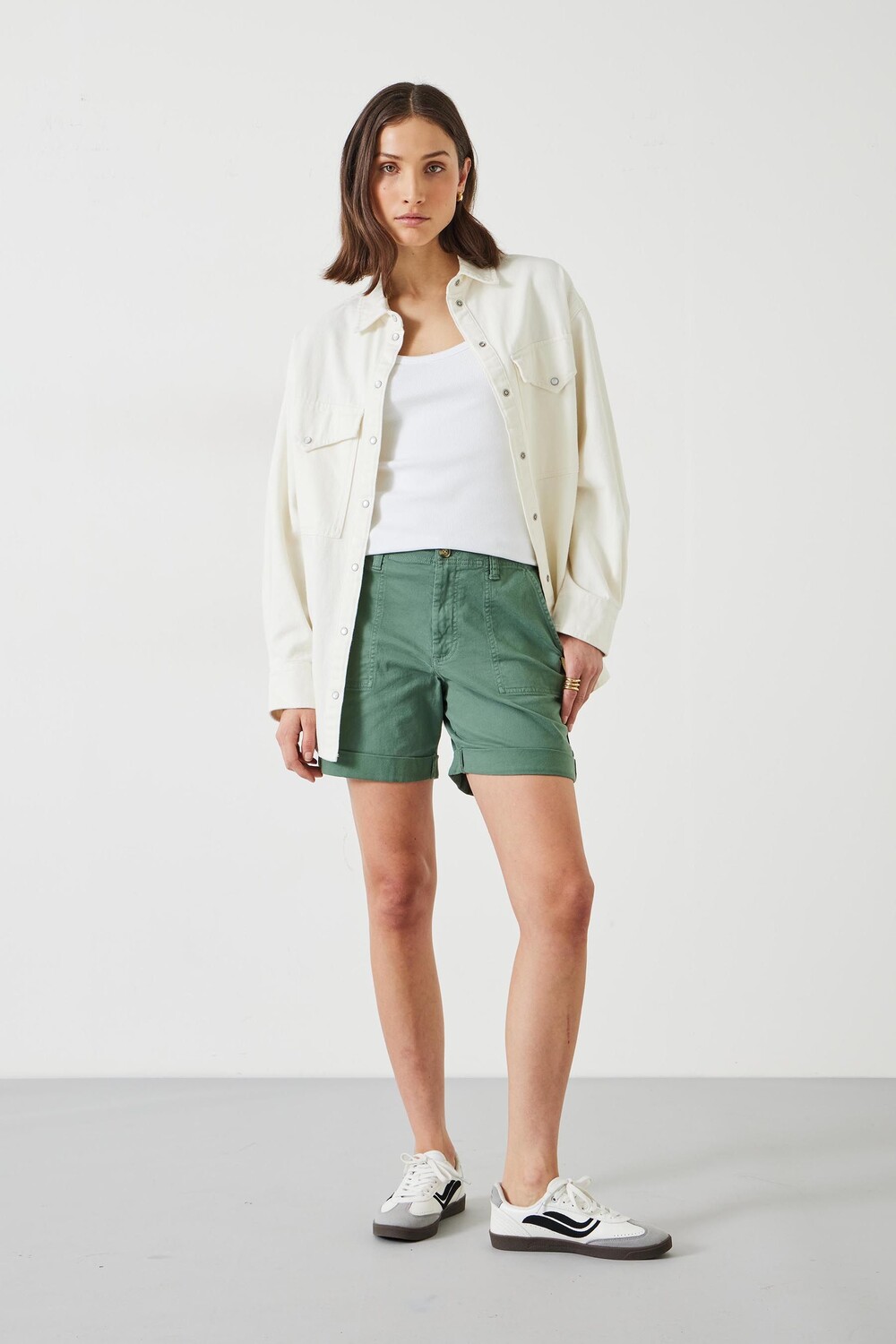 Длинные шорты чинос Hush, зеленый
Длинные шорты чинос Hush, зеленый