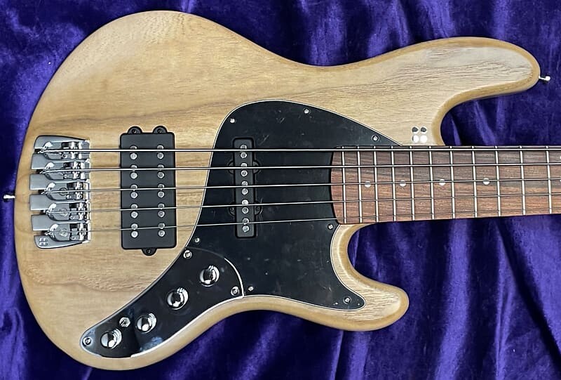 Басс гитара Sandberg TM-5 SuperLight, Natural / Pau Ferro 
Басс гитара Sandberg TM-5 SuperLight, Natural / Pau Ferro