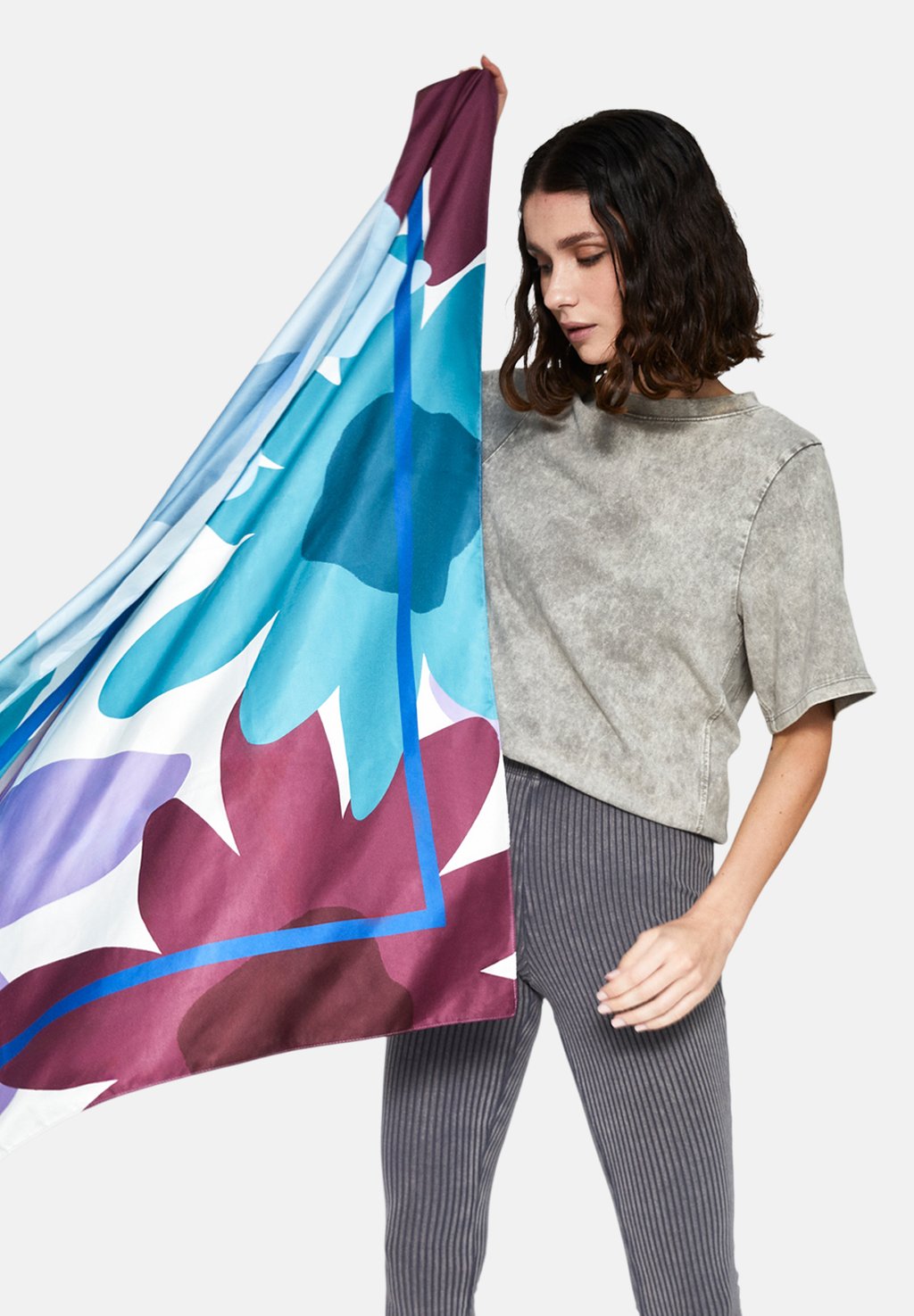 Шарф FLOWERS NALI, коричневый
Шарф FLOWERS NALI, коричневый