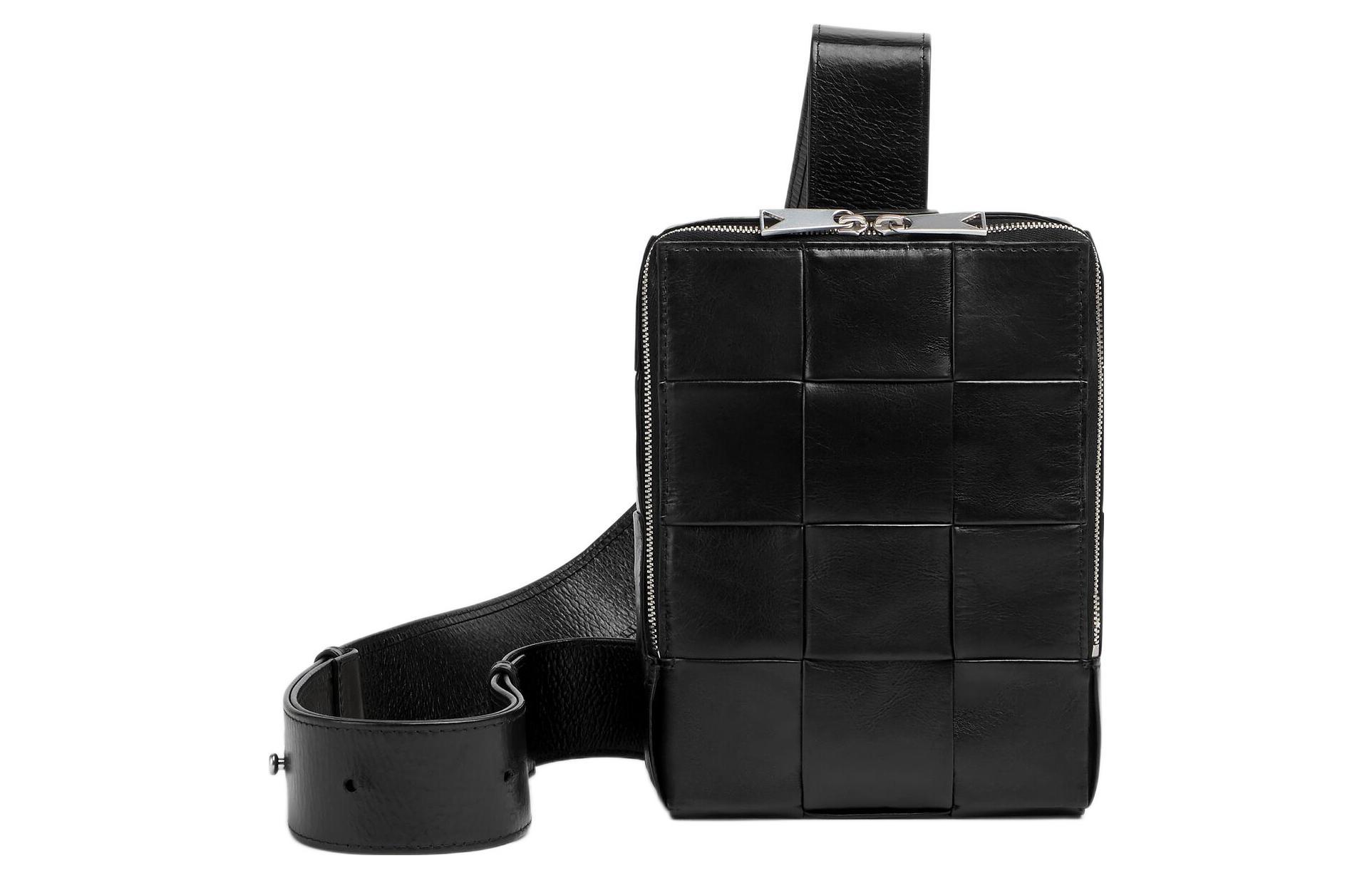 Кожаная наплечная сумка из коровьей кожи, кроссбоди, слинг среднего размера мужская черная Bottega Veneta
Кожаная наплечная сумка из коровьей кожи, кроссбоди, слинг среднего размера мужская черная Bottega Veneta