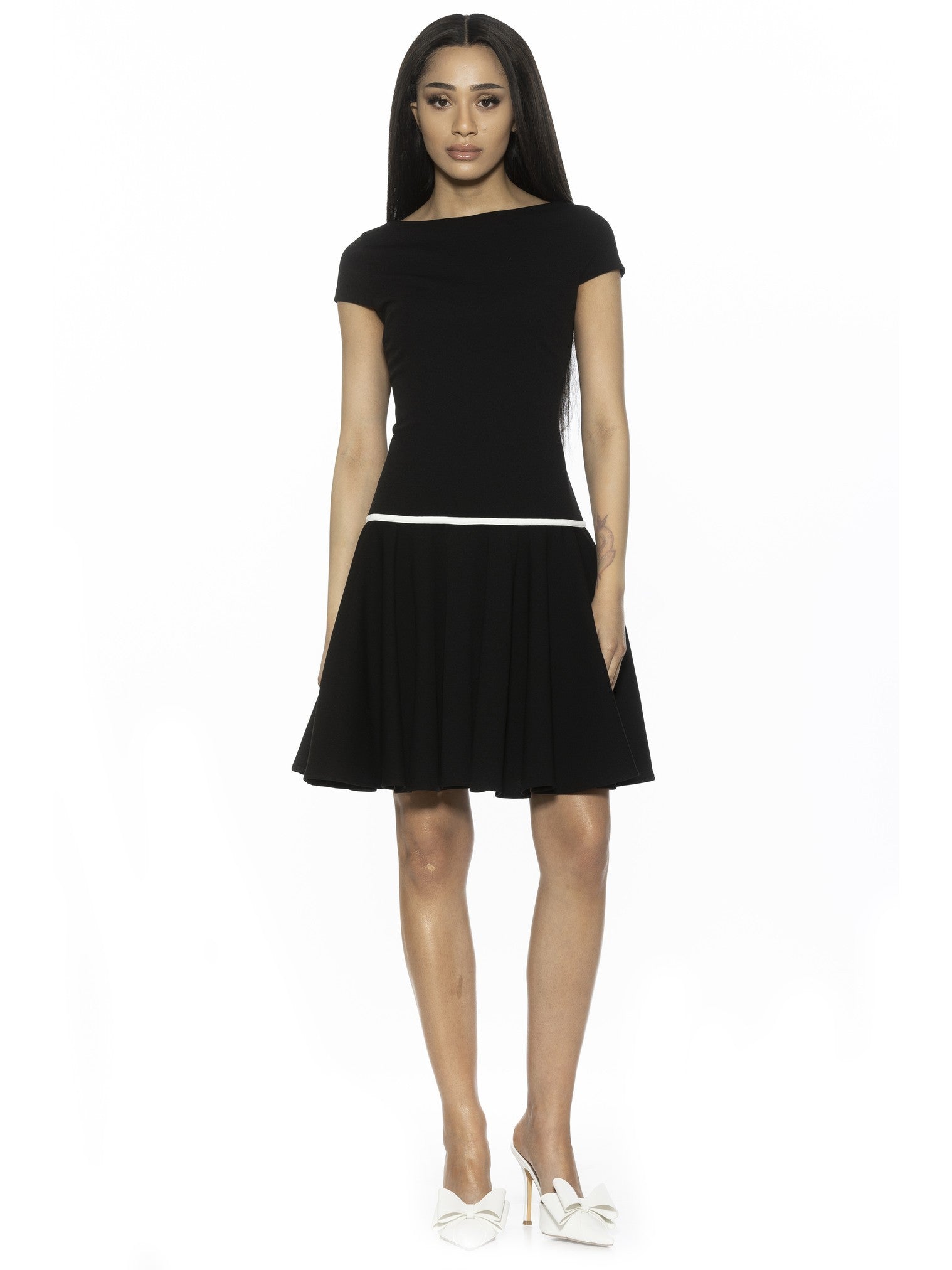 Платье Аойфе ALEXIA ADMOR, черный
Платье Аойфе ALEXIA ADMOR, черный