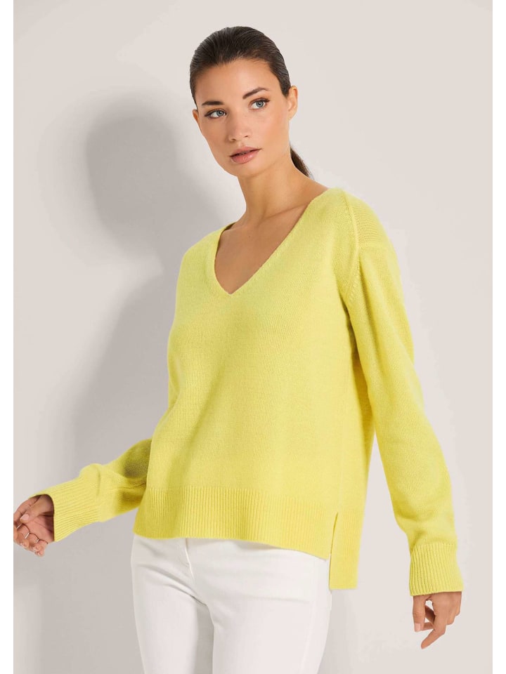 MADELEINE Кашемировый свитер с V-образным вырезом лимонного цвета
MADELEINE Кашемировый свитер с V-образным вырезом лимонного цвета