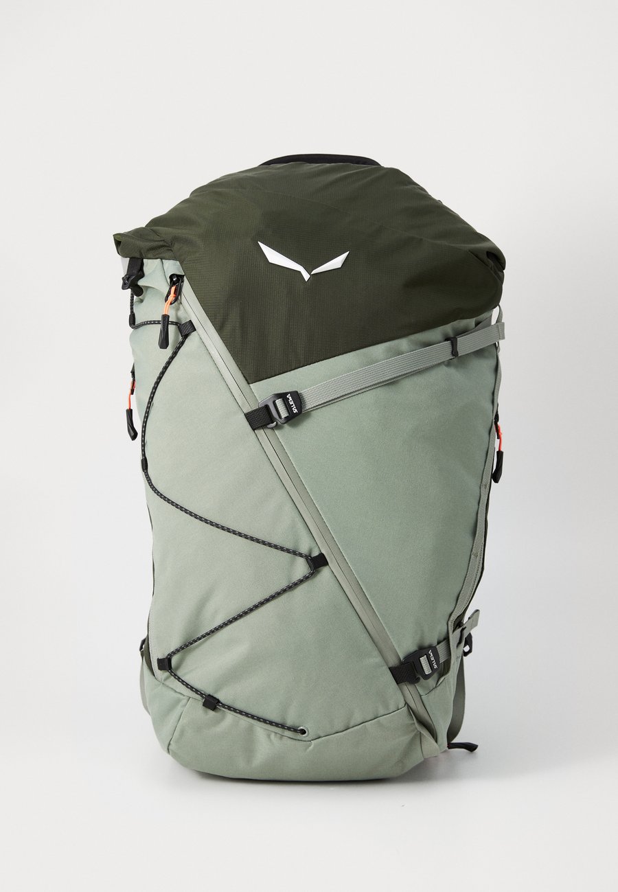 Рюкзак Salewa PUEZ 32+5L , Shadow/Dark Olive/Light Green
Рюкзак Salewa PUEZ 32+5L , Shadow/Dark Olive/Light Green