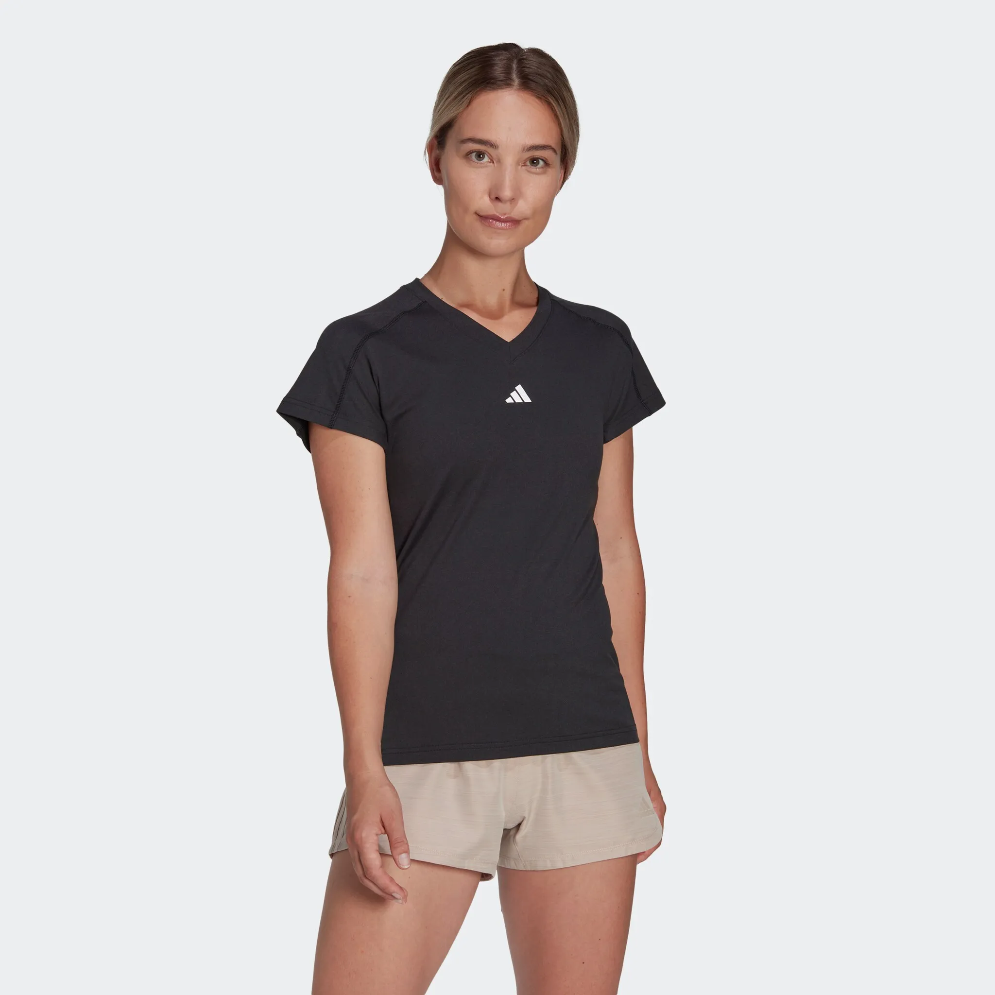 Футболка adidas Performance "AEROREADY TRAIN ESSENTIALS MINIMAL BRANDING V-образным вырезом", черный
Футболка adidas Performance "AEROREADY TRAIN ESSENTIALS MINIMAL BRANDING V-образным вырезом", черный