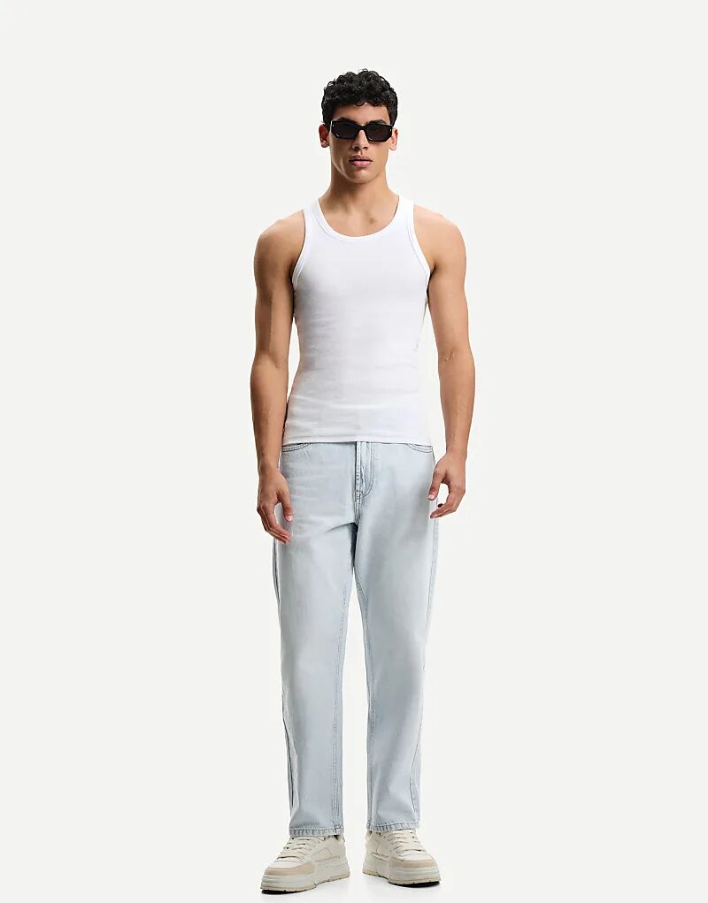 Зауженные джинсы Bershka светло-голубого цвета
Зауженные джинсы Bershka светло-голубого цвета