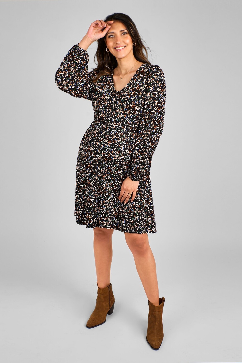 Платье для беременных с цветочным принтом на пуговицах Jojo Maman Bébé, черный
Платье для беременных с цветочным принтом на пуговицах Jojo Maman Bébé, черный