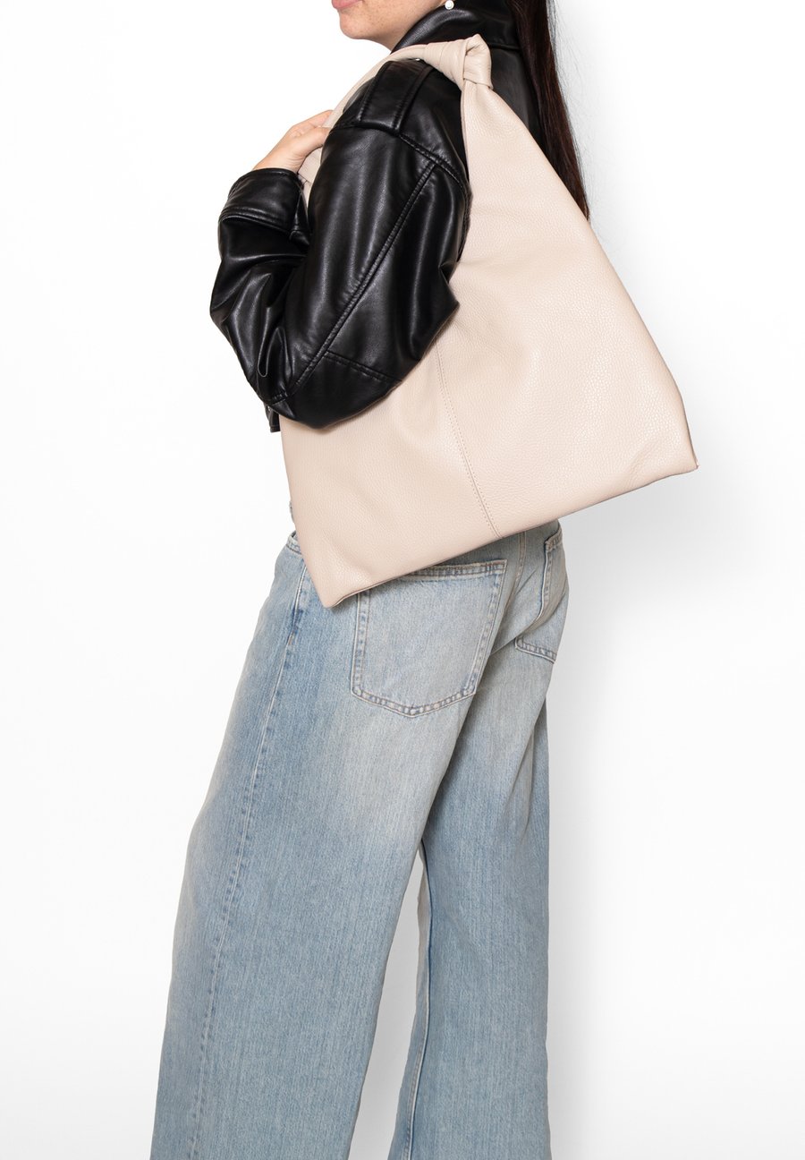 Сумка-шоппер Chiara Ferretti SHOULDER, Beige
Сумка-шоппер Chiara Ferretti SHOULDER, Beige