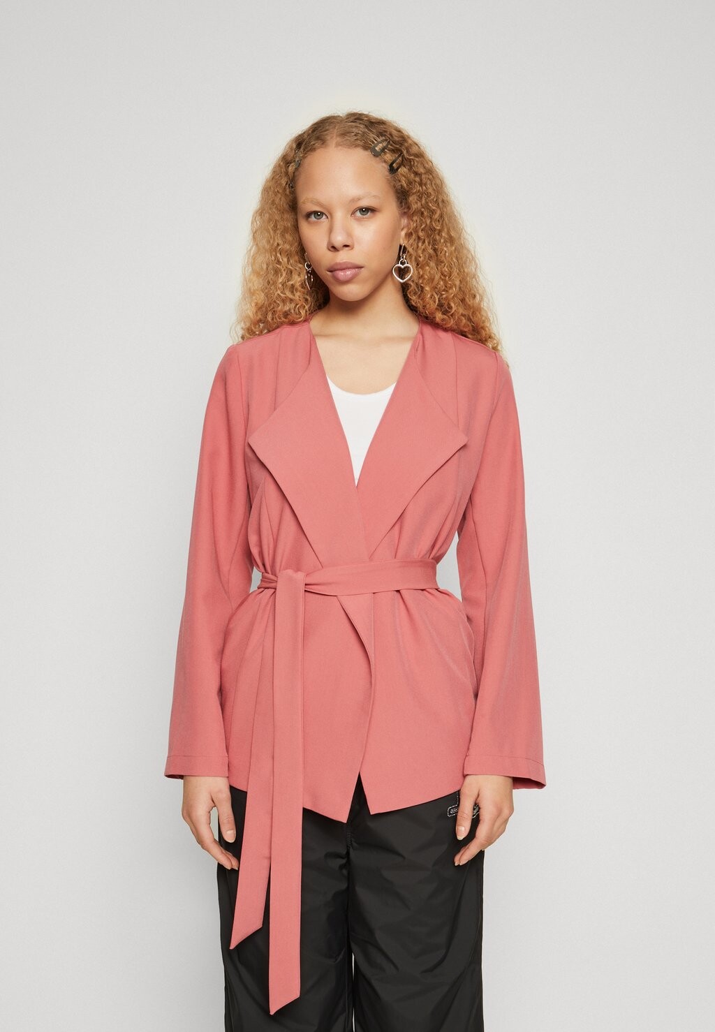 Блейзер Pieces PCBOSELLA TIE, цвет mineral red
Блейзер Pieces PCBOSELLA TIE, цвет mineral red