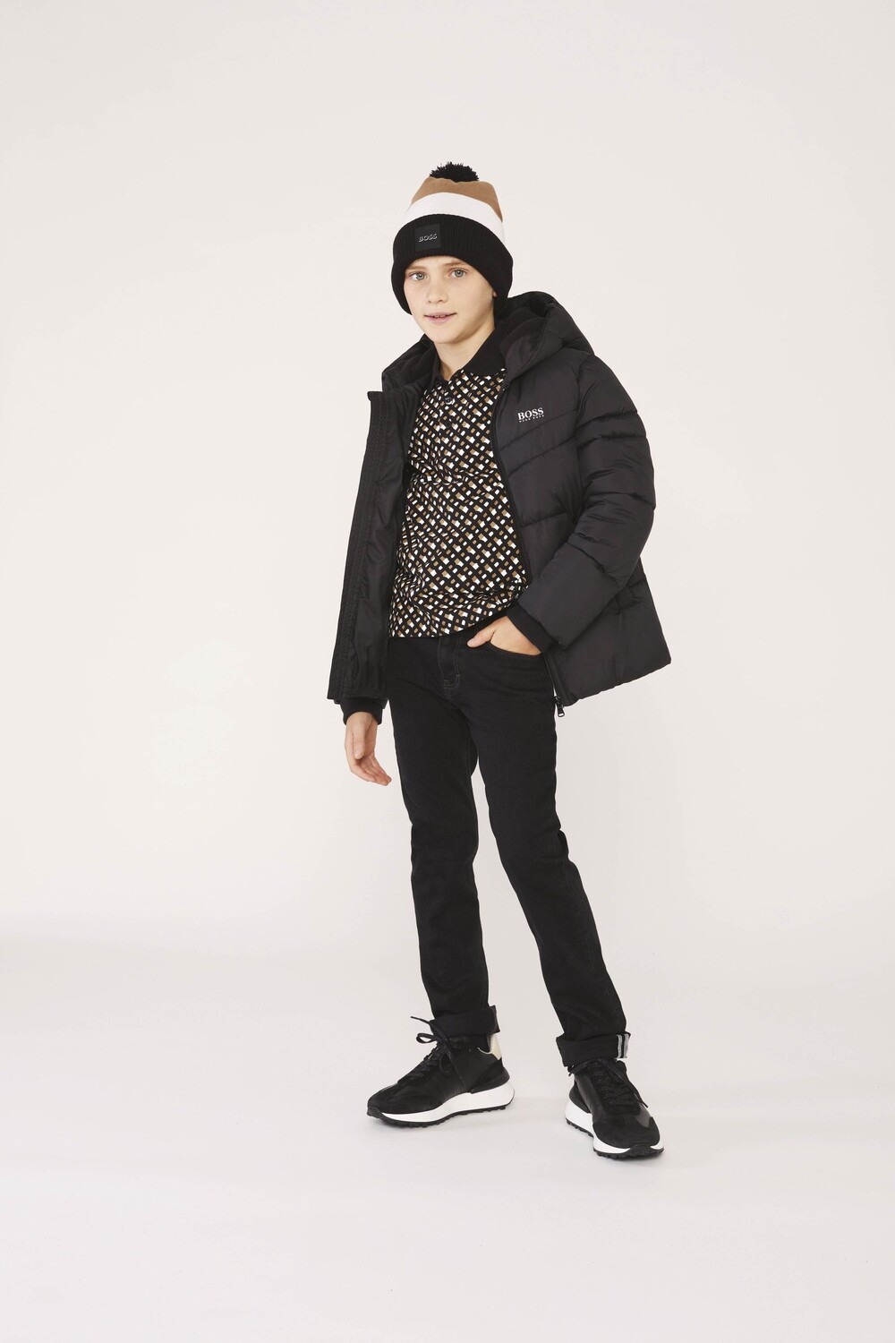 Пуховик с логотипом и капюшоном Boss, черный
Пуховик с логотипом и капюшоном Boss, черный