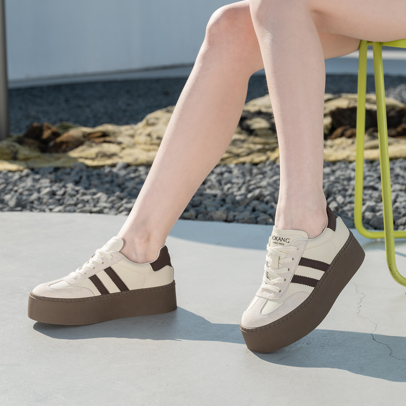 Кеды, скейтборд обувь женская низкая бежево-коричневый Aokang
Кеды, скейтборд обувь женская низкая бежево-коричневый Aokang