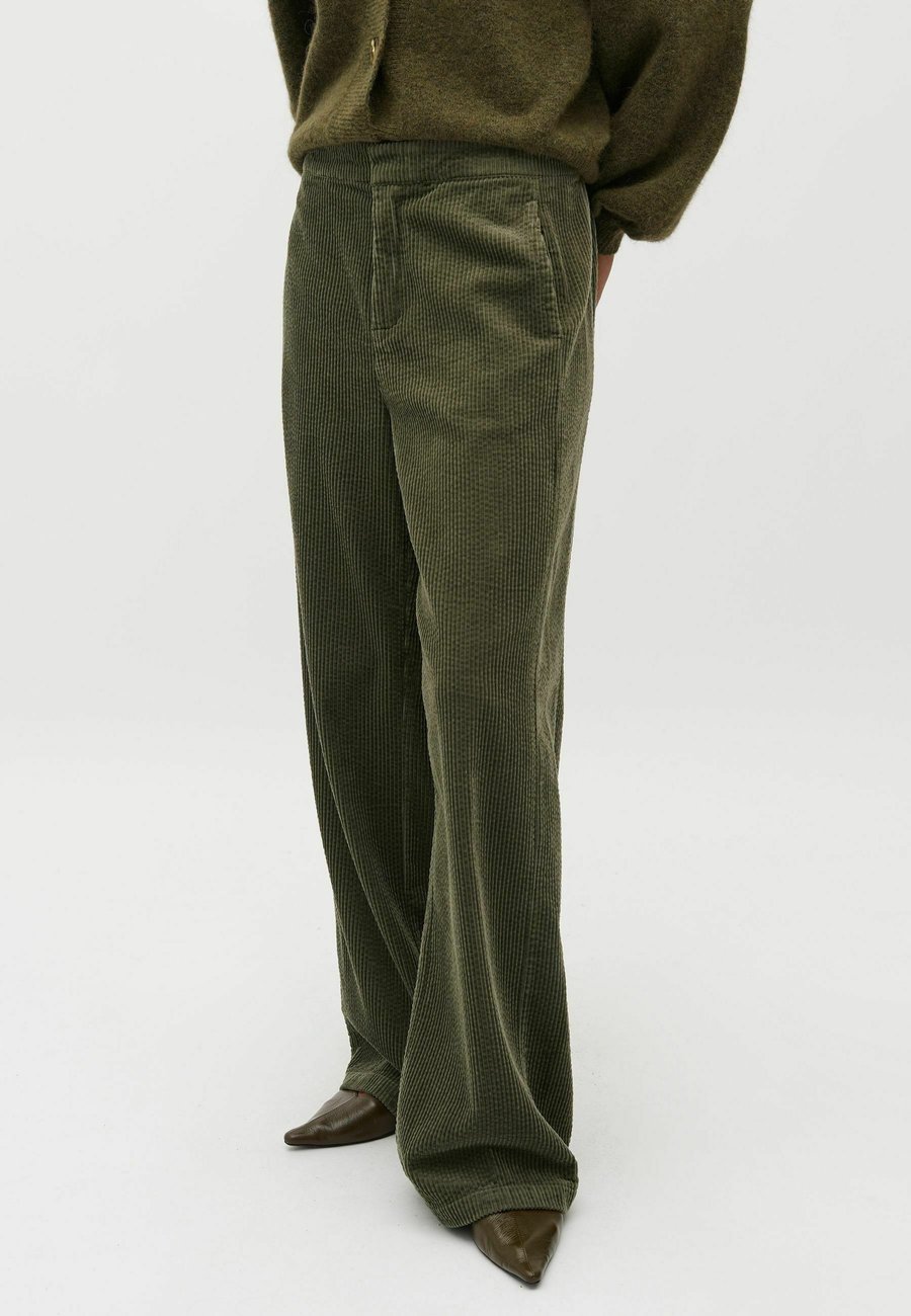 Брюки mbyM PICANA, Green Leaf/Dark Green
Брюки mbyM PICANA, Green Leaf/Dark Green