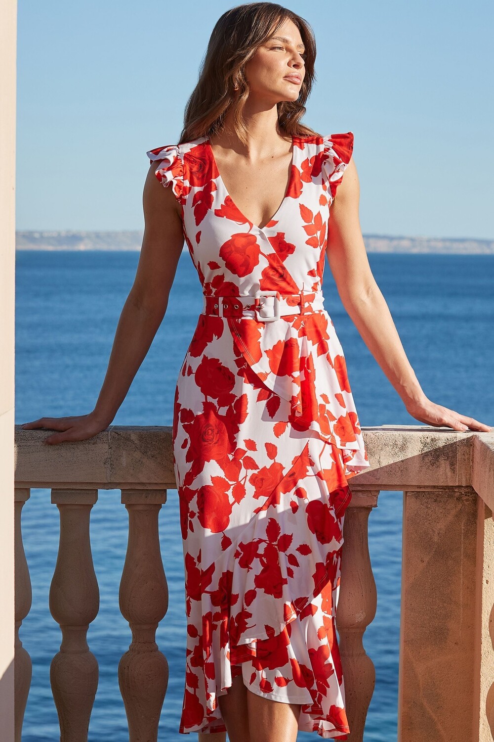 Платье миди с цветочным принтом и оборками по подолу Sosandar, красный
Платье миди с цветочным принтом и оборками по подолу Sosandar, красный