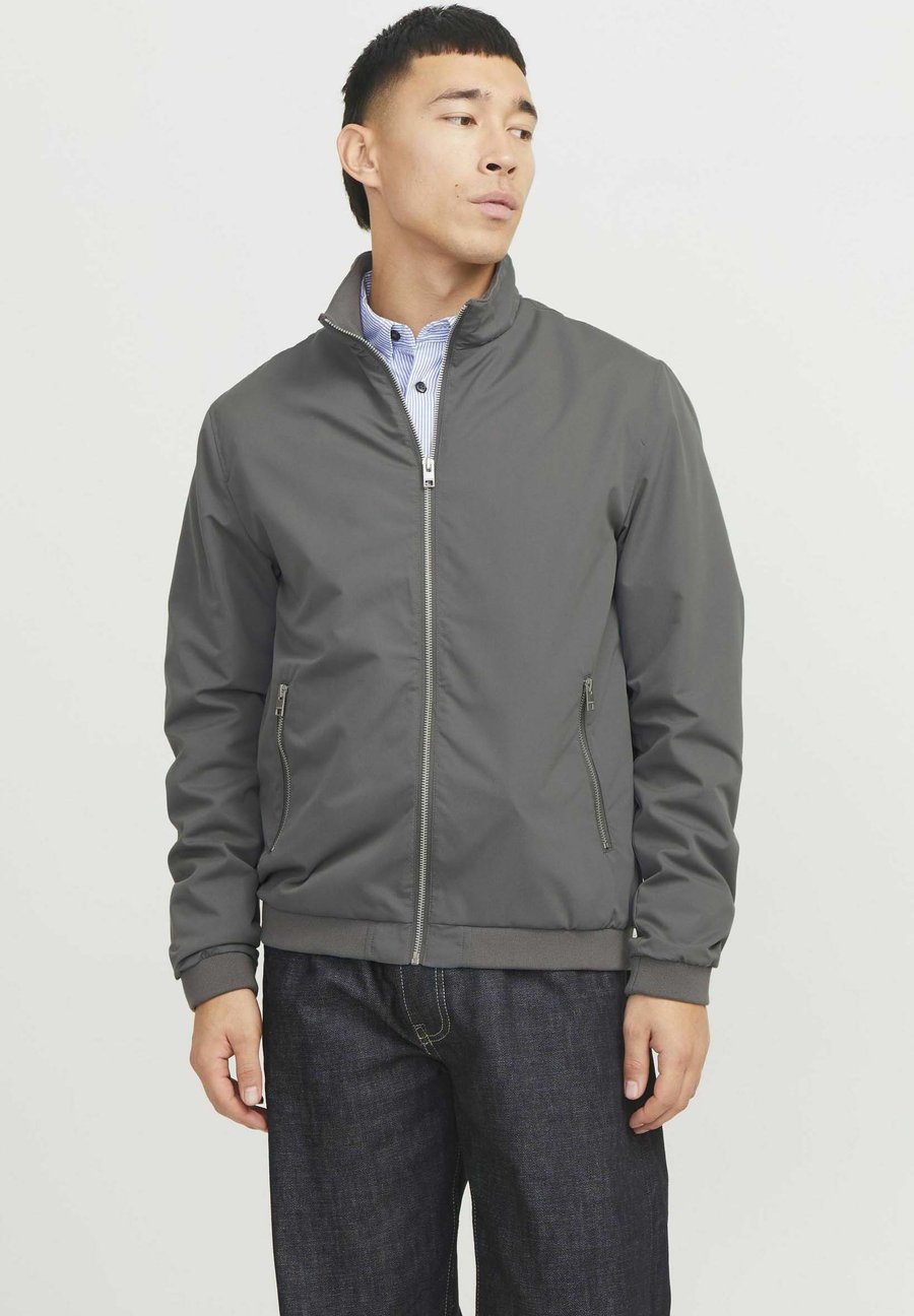 Куртка Jack & Jones JJERUSH HARRINGTON, Castlerock/Grey
Куртка Jack & Jones JJERUSH HARRINGTON, Castlerock/Grey