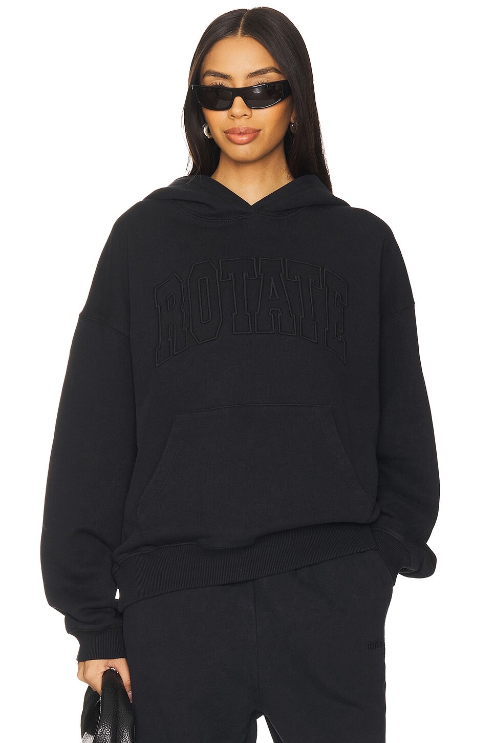 Толстовка с капюшоном, выстиранная в воскресенье Rotate, черный
Толстовка с капюшоном, выстиранная в воскресенье Rotate, черный