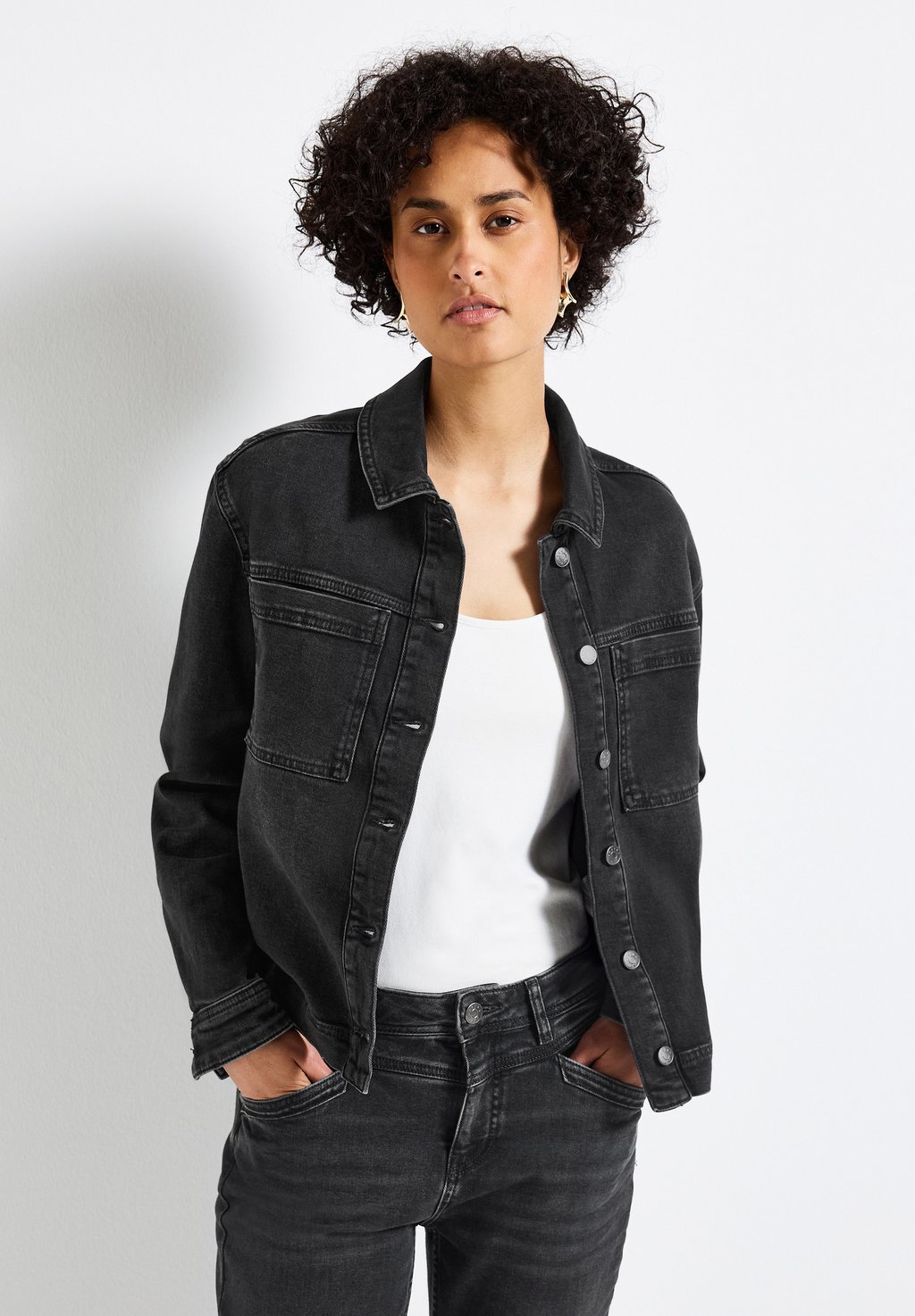 Джинсовая куртка MIT BRUSTTASCHEN Street One, черный
Джинсовая куртка MIT BRUSTTASCHEN Street One, черный