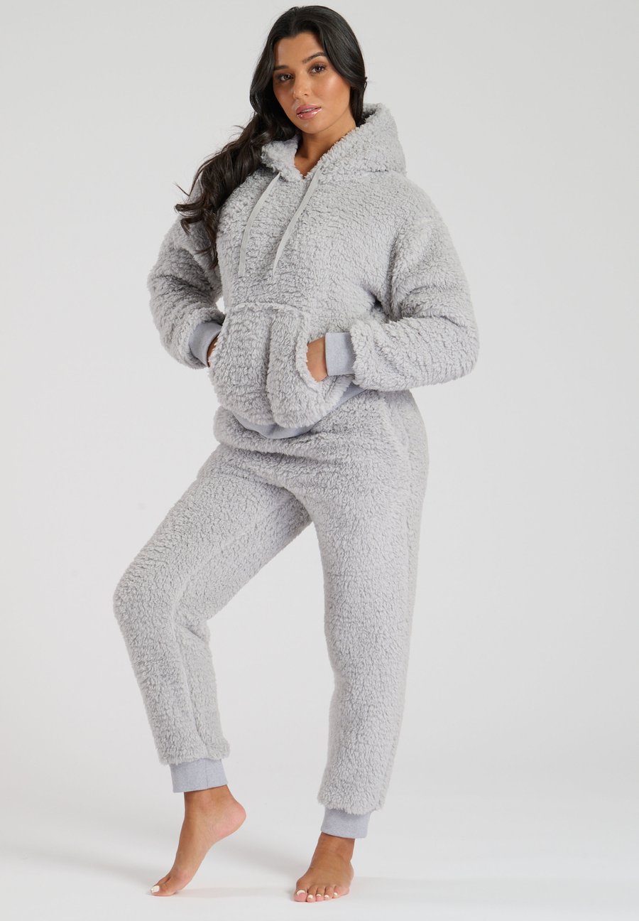 Пижамный комплект Loungeable BORG HOODED SET, Grey
Пижамный комплект Loungeable BORG HOODED SET, Grey