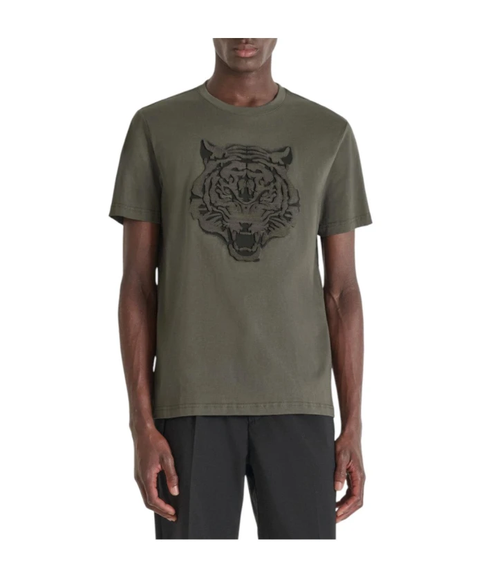 Зеленая футболка с тиснением под тигра Antony Morato, зеленый
Зеленая футболка с тиснением под тигра Antony Morato, зеленый