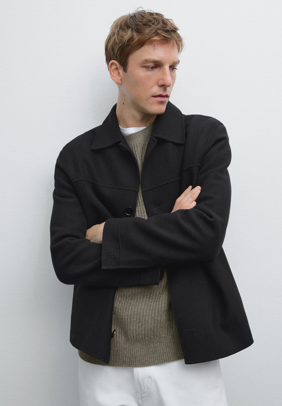 Куртка Massimo Dutti WIDE DOUBLE-LAYER, Dark Blue
Куртка Massimo Dutti WIDE DOUBLE-LAYER, Dark Blue