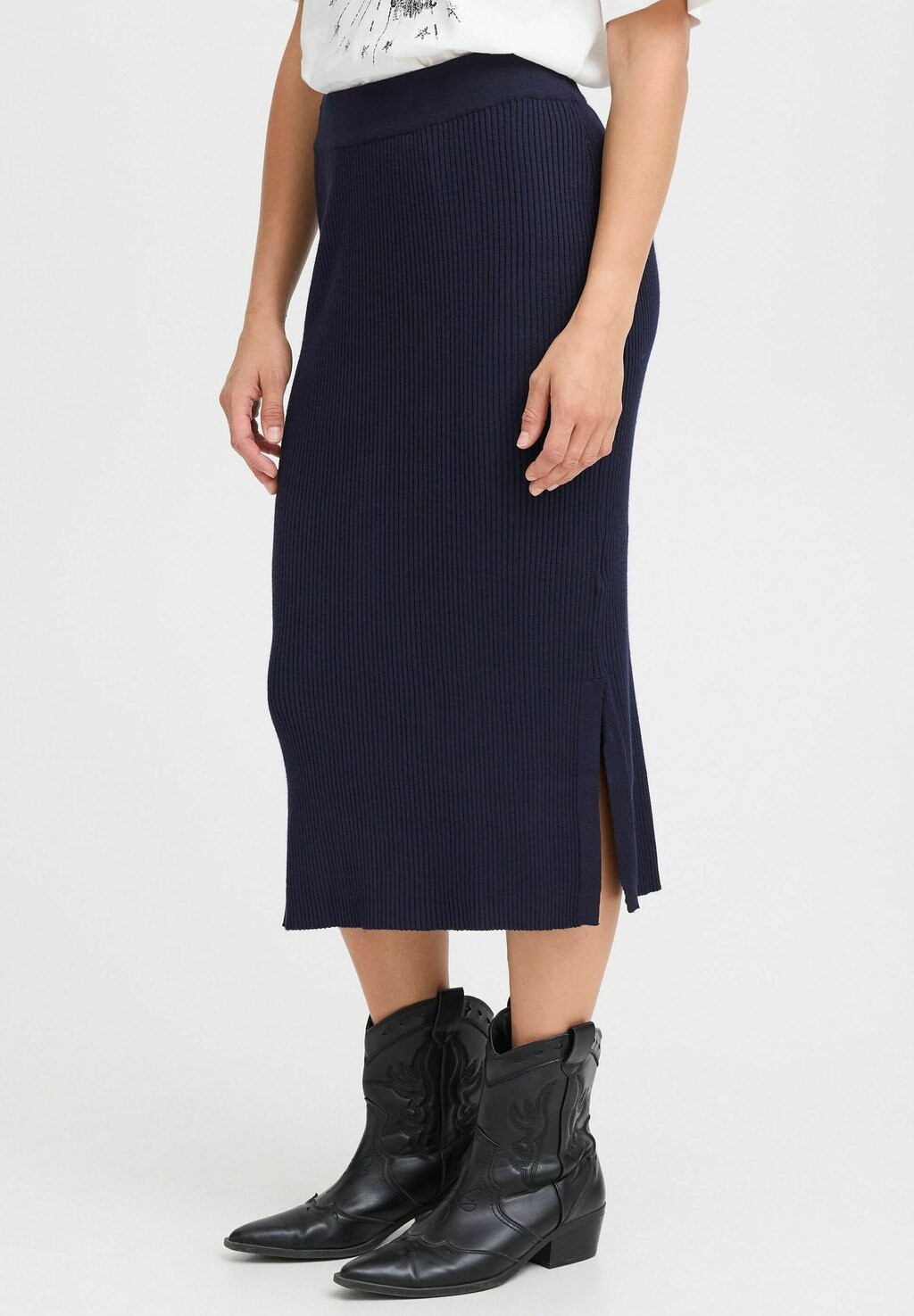 Юбка-карандаш SARA PULZ, синий
Юбка-карандаш SARA PULZ, синий