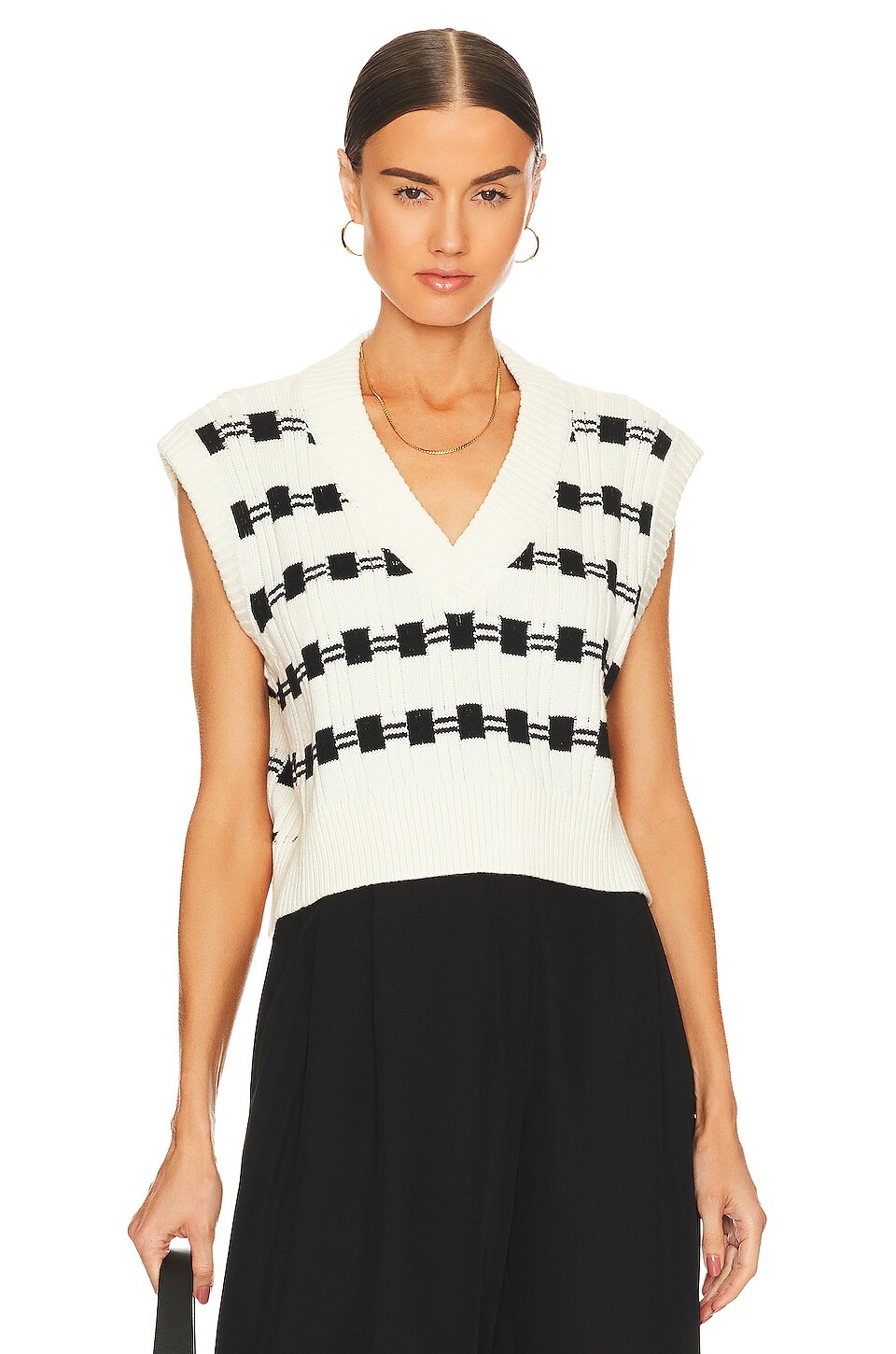 Жилет L'Academie Danelea Cropped, цвет Ivory & Black
Жилет L'Academie Danelea Cropped, цвет Ivory & Black