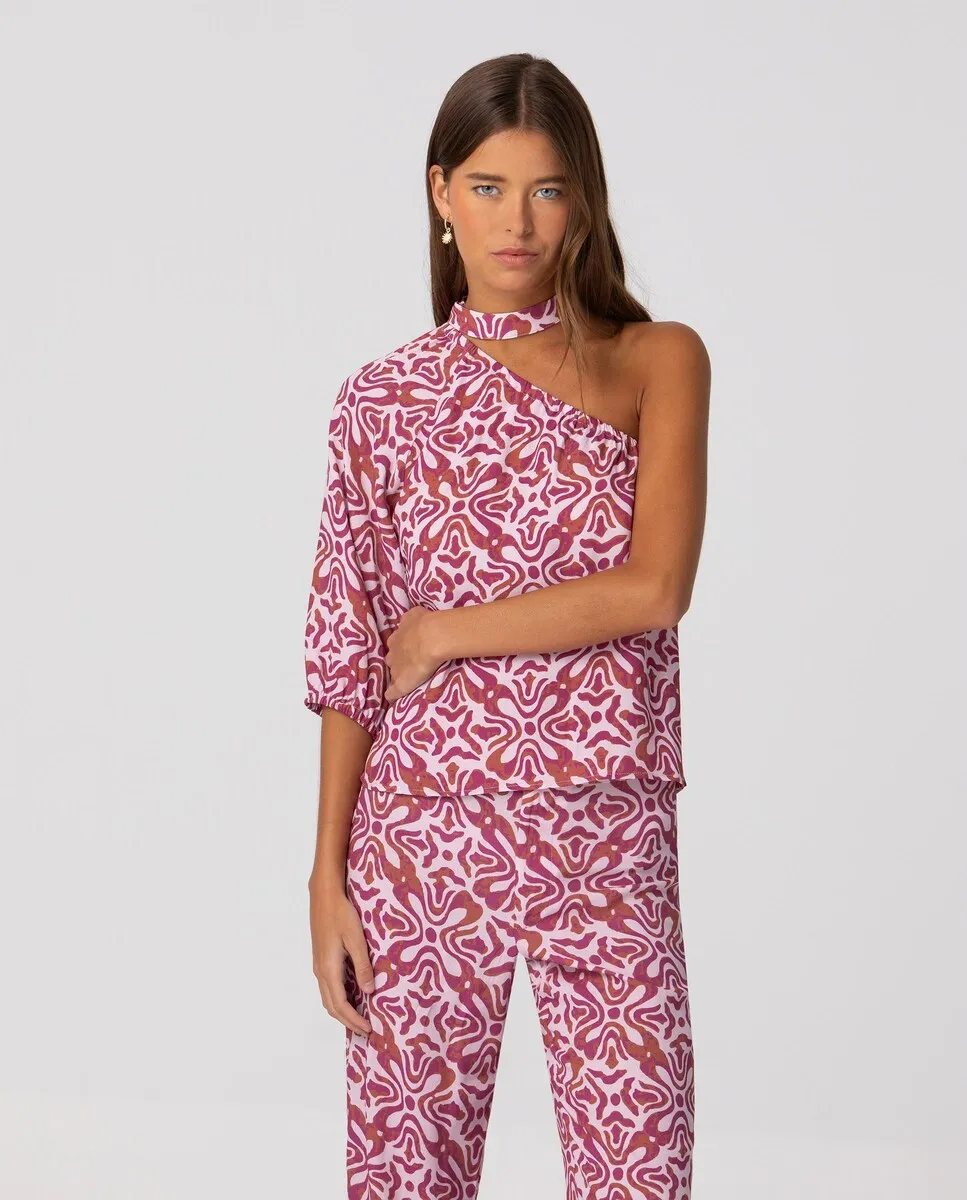 Асимметричный женский топ с принтом и воротником-стойкой Noon, розовый
Асимметричный женский топ с принтом и воротником-стойкой Noon, розовый