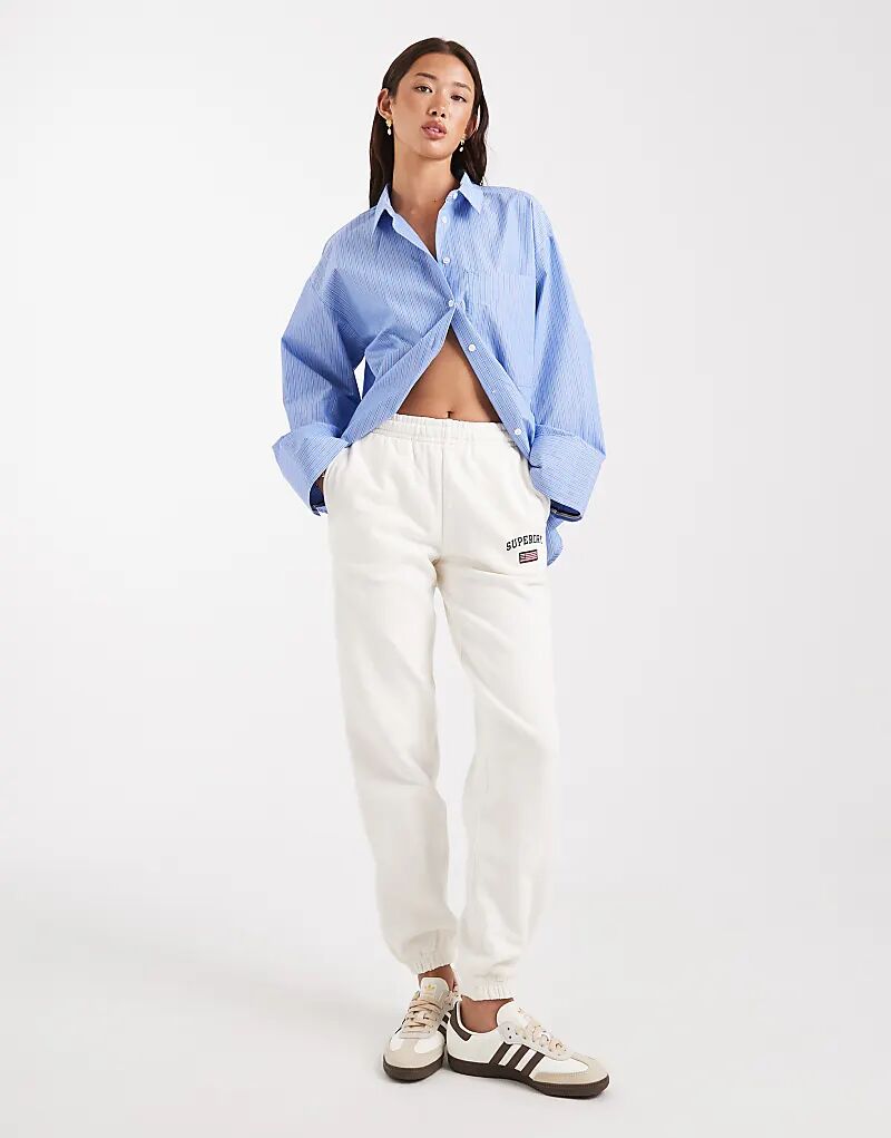 Спортивные джоггеры бойфренда Superdry Athletic в цвете «desert bone» с белым оттенком
Спортивные джоггеры бойфренда Superdry Athletic в цвете «desert bone» с белым оттенком