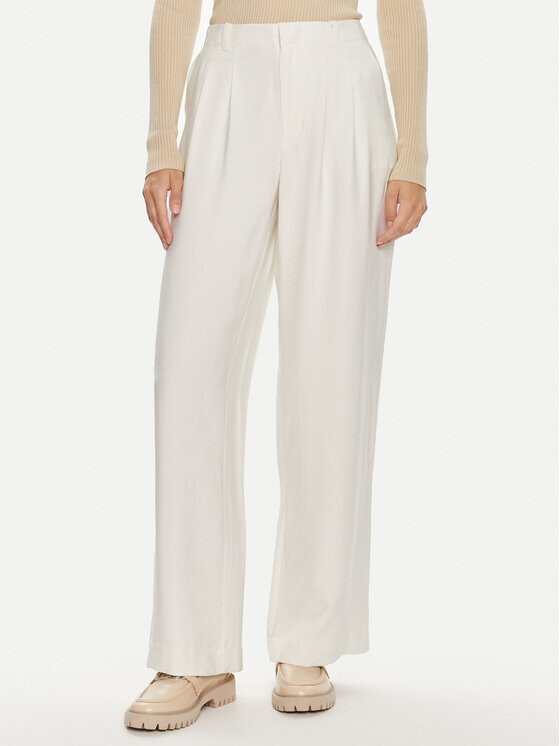 Брюки Calvin Klein, экрю
Брюки Calvin Klein, экрю