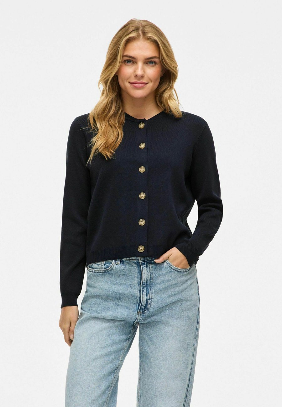 Кардиган VILA VIOSTRIA GEKNÖPFTER, Navy Blazer/Dark Blue
Кардиган VILA VIOSTRIA GEKNÖPFTER, Navy Blazer/Dark Blue