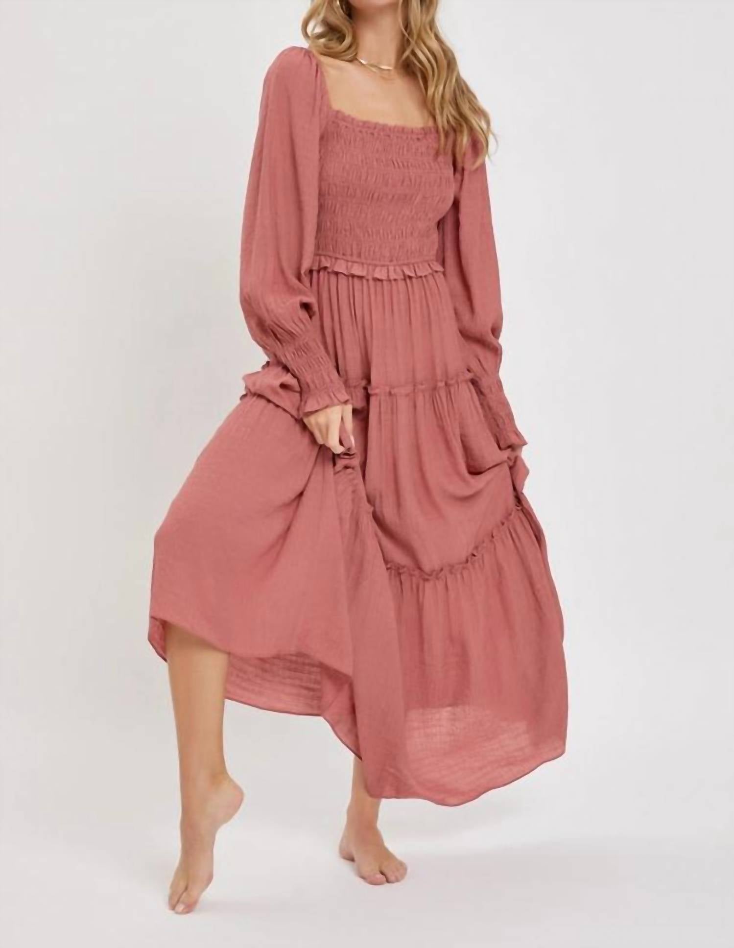 Платье макси Roberta в темно-розовом оттенке Sweet Lovely by Jen
Платье макси Roberta в темно-розовом оттенке Sweet Lovely by Jen