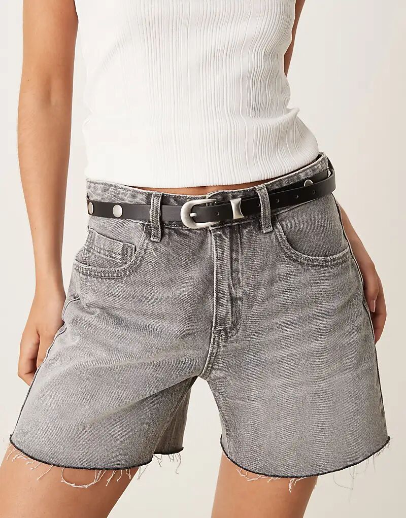 Ремень Gina Tricot в стиле вестерн с заклепками и серебряной пряжкой черного цвета
Ремень Gina Tricot в стиле вестерн с заклепками и серебряной пряжкой черного цвета