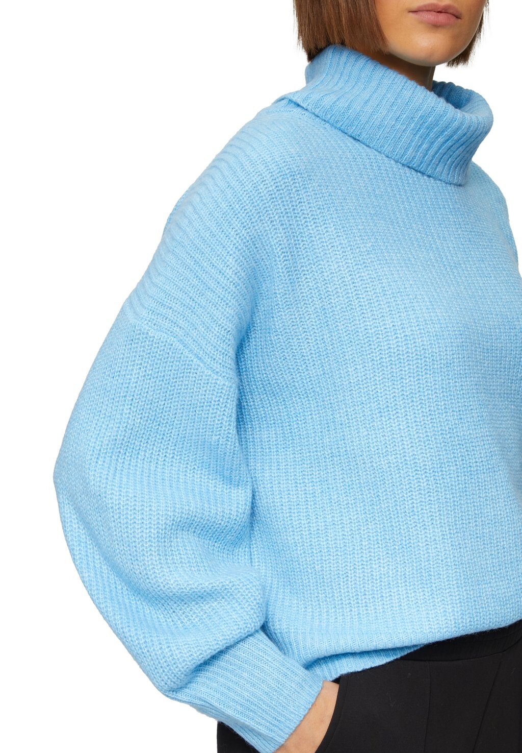 Джемпер OVERSIZED MIT ROLLKRAGEN s.Oliver, светло-голубой
Джемпер OVERSIZED MIT ROLLKRAGEN s.Oliver, светло-голубой