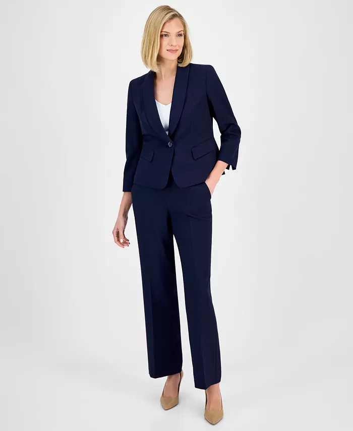 Женский жакет с шалью на одну пуговицу и брюки прямого кроя на резинке Le Suit, синий
Женский жакет с шалью на одну пуговицу и брюки прямого кроя на резинке Le Suit, синий