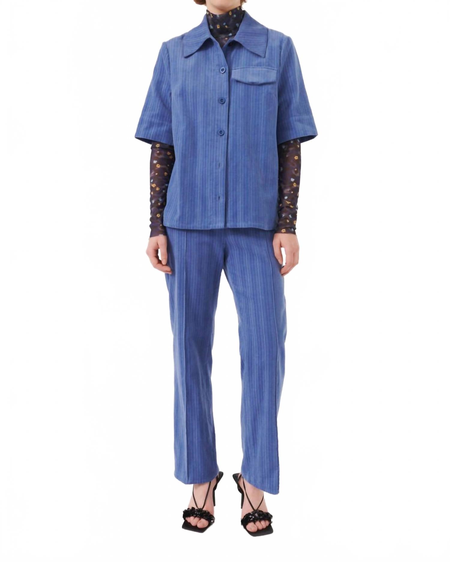 Неак брюки до щиколотки в синем цвете BAUM UND PFERDGARTEN
Неак брюки до щиколотки в синем цвете BAUM UND PFERDGARTEN