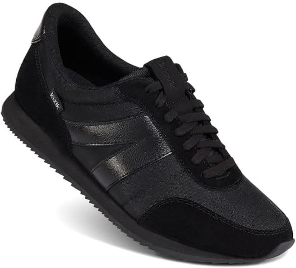 Кроссовки Kizik Slip On: Milan - удобные, ретро из нейлона и замши, мужские и женские прогулочные туфли с поддержкой свода стопы, удобство без использования рук, для ношения весь день, Blackout
Кроссовки Kizik Slip On: Milan - удобные, ретро из нейлона и замши, мужские и женские прогулочные туфли с поддержкой свода стопы, удобство без использования рук, для ношения весь день, Blackout