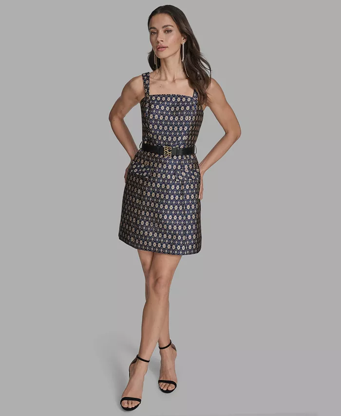 Женское платье А-силуэта с металлическим жаккардом и поясом BCBG
Женское платье А-силуэта с металлическим жаккардом и поясом BCBG