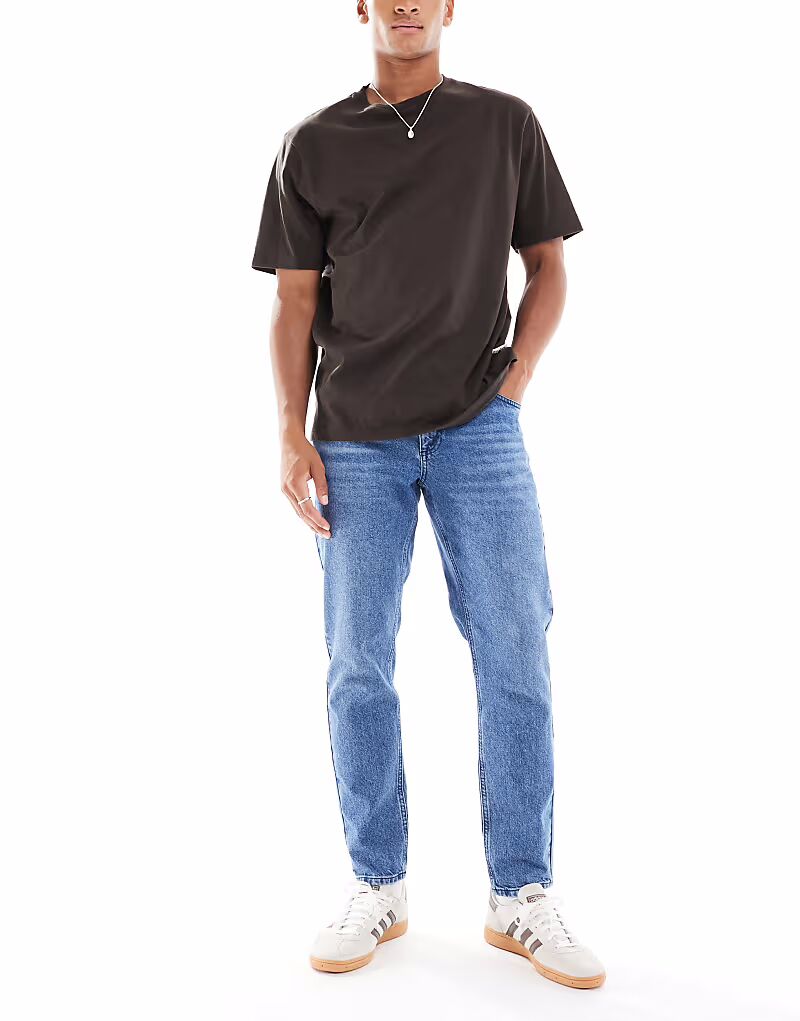 Зауженные джинсы ASOS DESIGN, средне-синего цвета
Зауженные джинсы ASOS DESIGN, средне-синего цвета