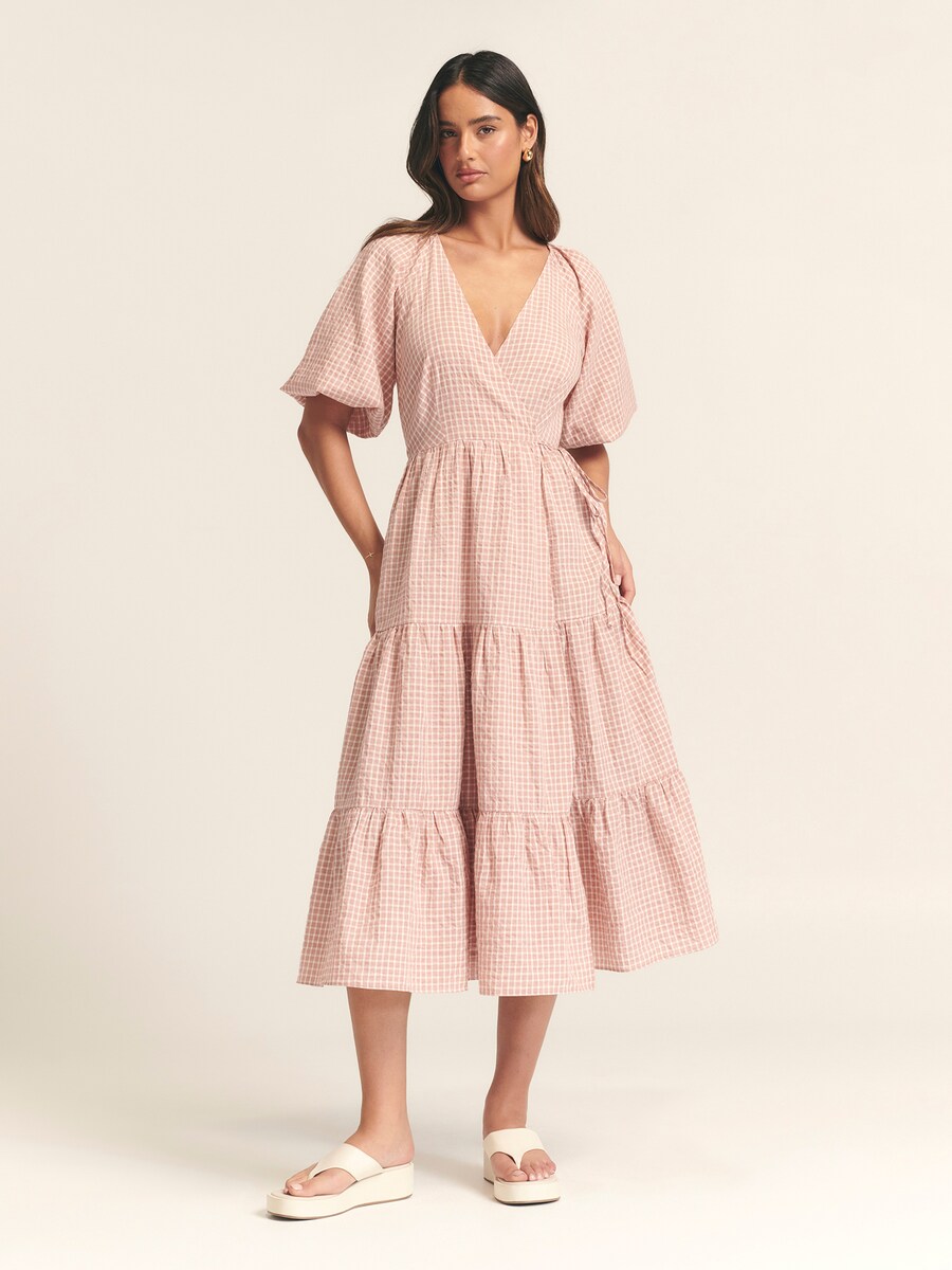 Платье St MRLO CHARMED DRESS, светло-розовый
Платье St MRLO CHARMED DRESS, светло-розовый