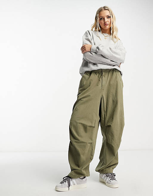 Серый свитшот Weekday Essence Standard
Серый свитшот Weekday Essence Standard